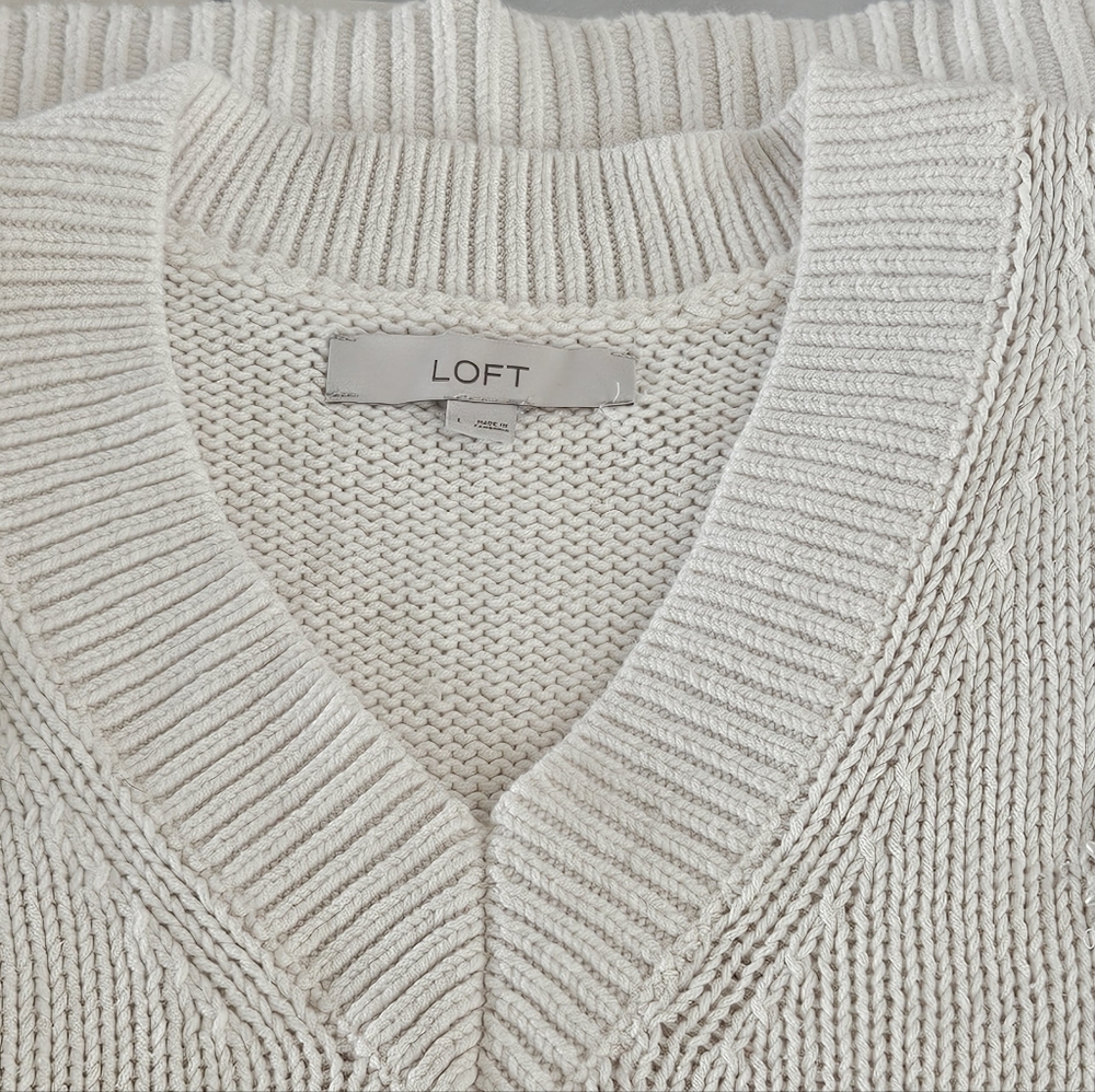 LOFT white Ivory loose knit Sweater Vest faux pearl floral embellished Size L - Picture 8 of 12